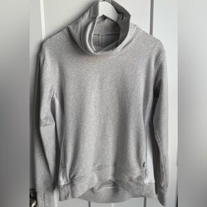Lululemon Turtleneck Pullover Colorblock Athleisure Exercise Outdoors size 8